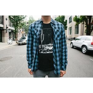 Moore Unisex Black Desert Cruiser T-Shirt Size Medium Slim Fit